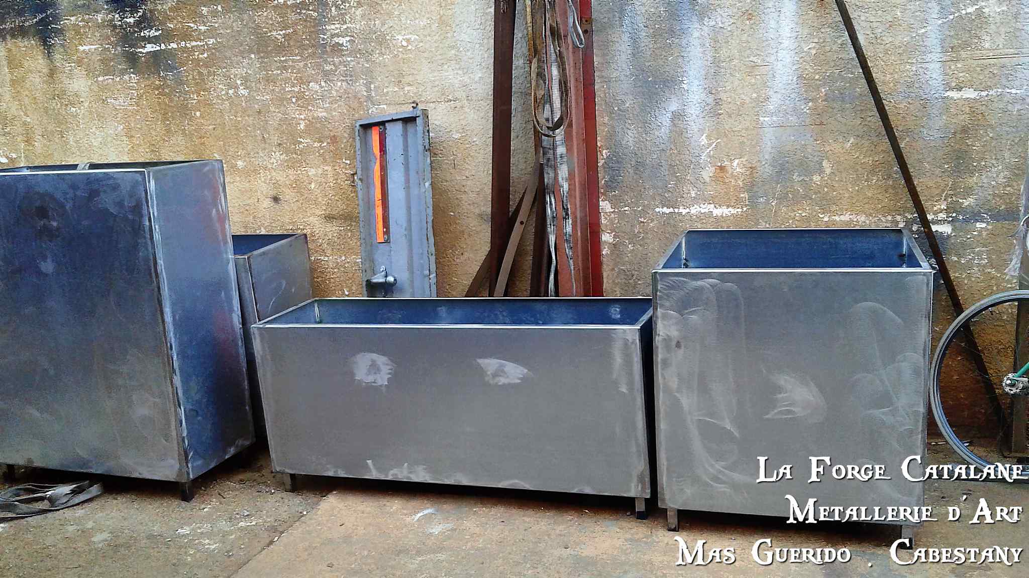 mobilier jardiniere galva brut fer Forge Catalane Cabestany.jpg